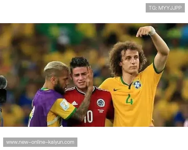 足球迷冲场突发暴动,队长温情抱住安抚的感人瞬间 足球迷冲场突发暴动,队长温情抱住安抚的感人瞬间