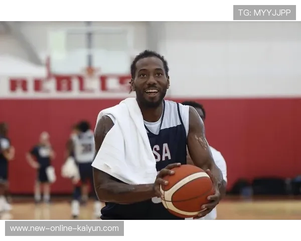 莱昂纳德训练营画面泄漏：他真的回来了