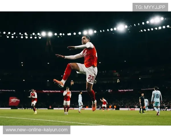 阿森纳左路强压布伦特福德,马丁内利低平球传中险助攻